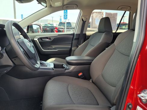 Used 2023 Toyota RAV4 XLE FWD image 11