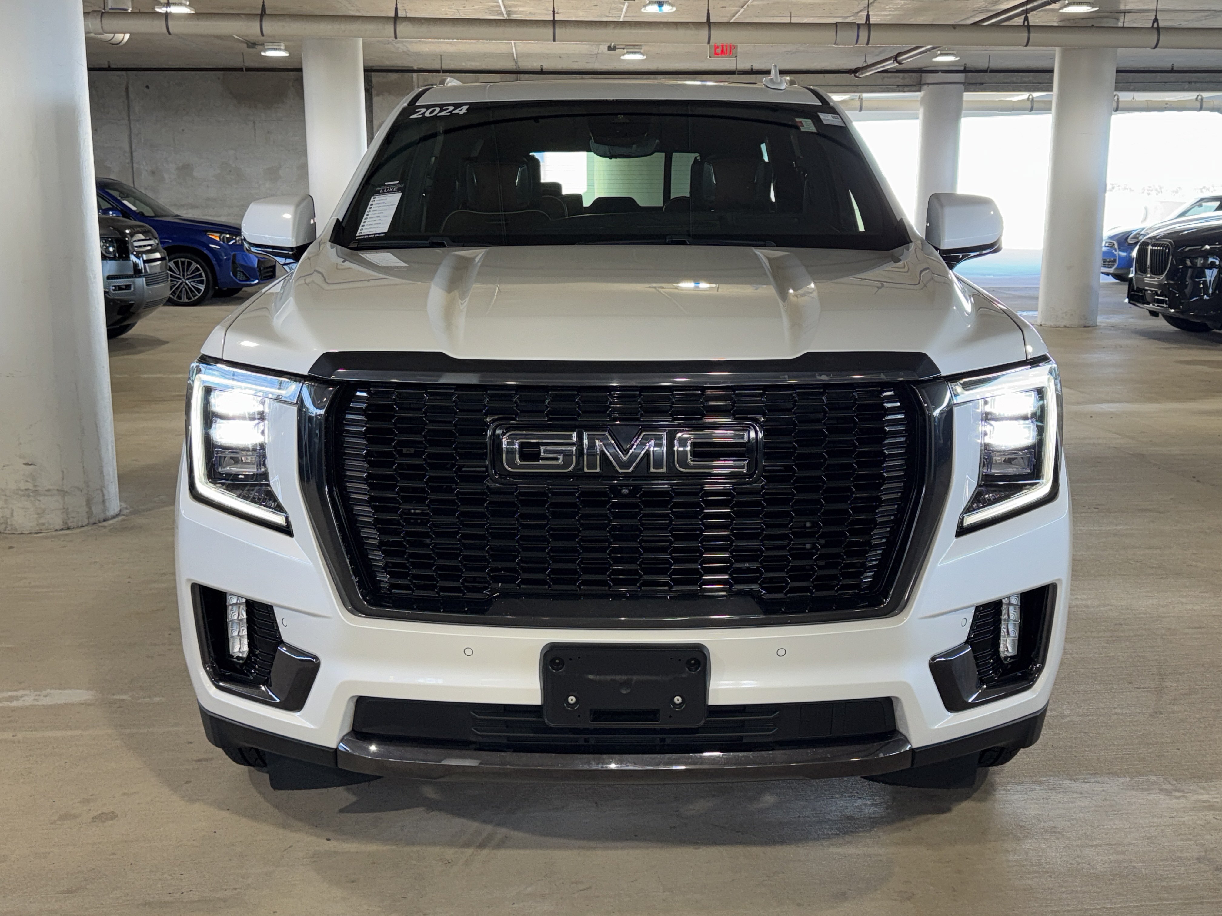 Used 2024 GMC Yukon Denali Ultimate AWD/4WD image 3