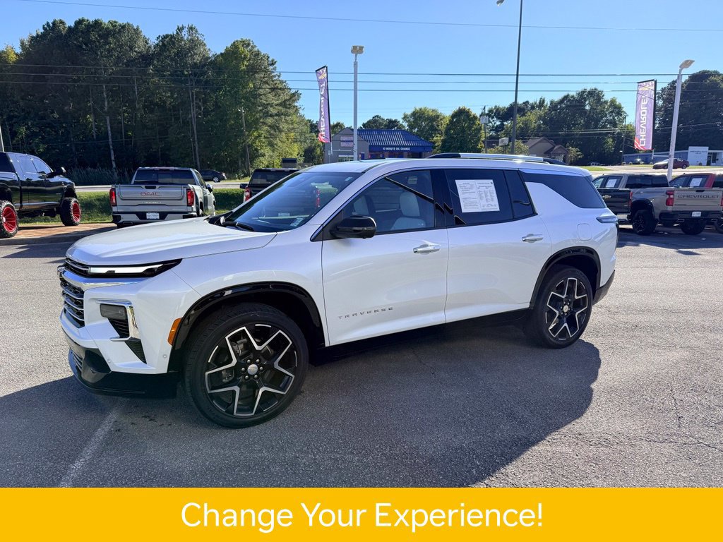 Used 2025 Chevrolet Traverse High Country FWD image 2