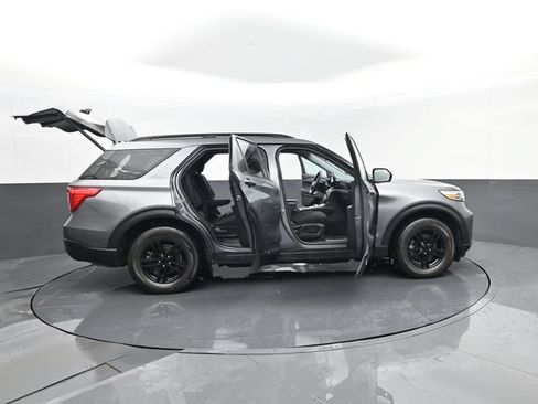 Used 2021 Ford Explorer XLT AWD/4WD image 30