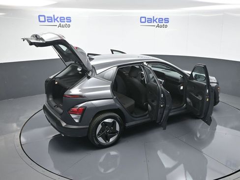 Used 2024 Hyundai Kona SE image 57