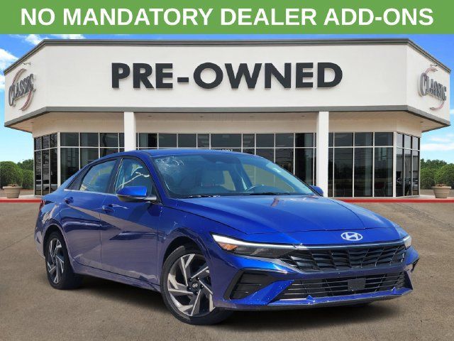 Used 2025 Hyundai Elantra Limited FWD image 1