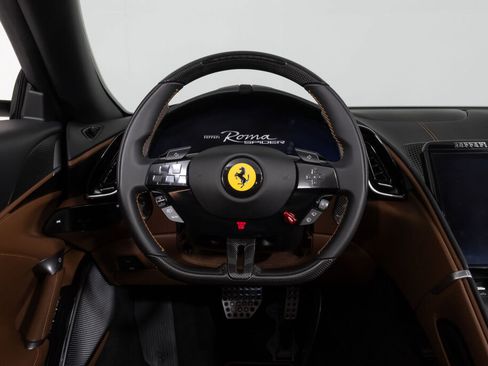 Used 2024 Ferrari Roma Spider image 33