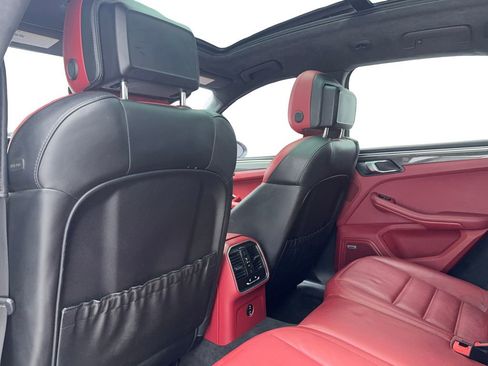 Used 2021 Porsche Macan Turbo image 14