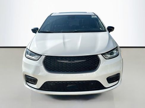 New 2026 Chrysler Pacifica Select image 4