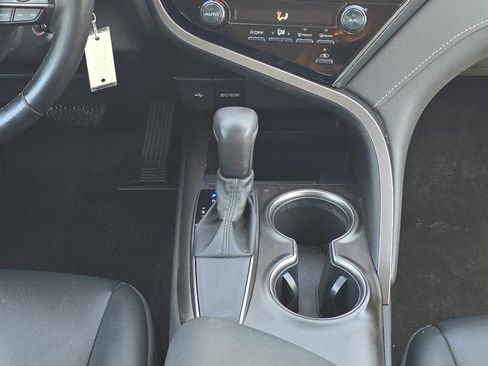 Certified 2021 Toyota Camry SE FWD image 22