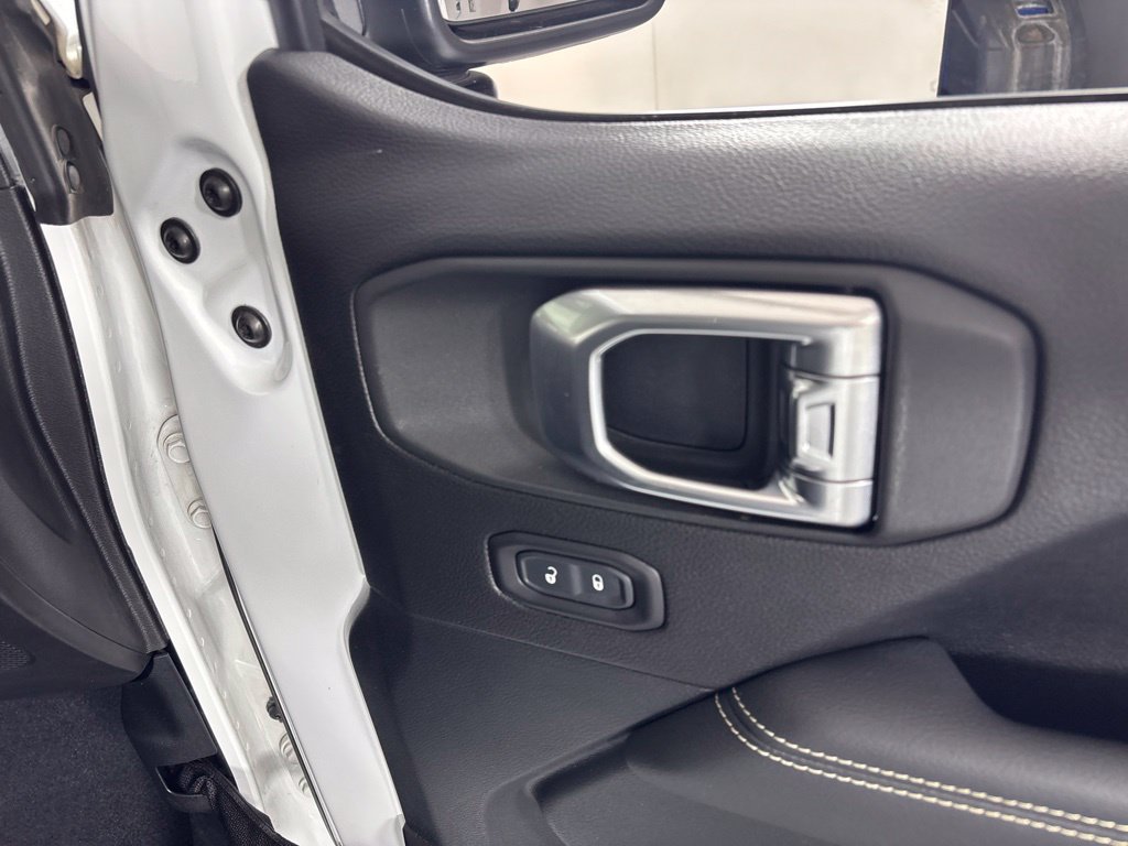 Used 2019 Jeep Wrangler Unlimited Sahara AWD/4WD image 20