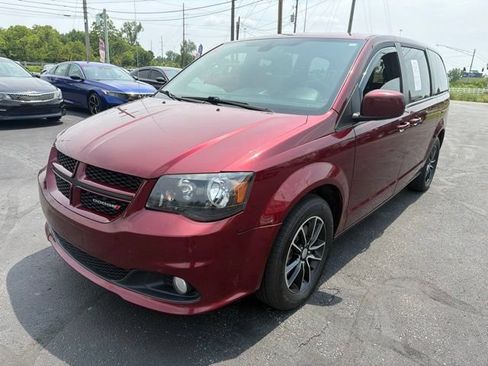 Used 2019 Dodge Grand Caravan GT FWD image 3
