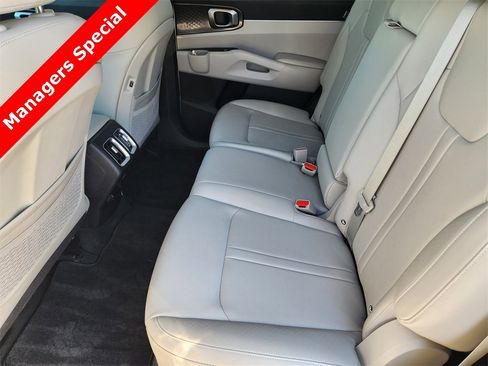 New 2025 Kia Sorento S image 19
