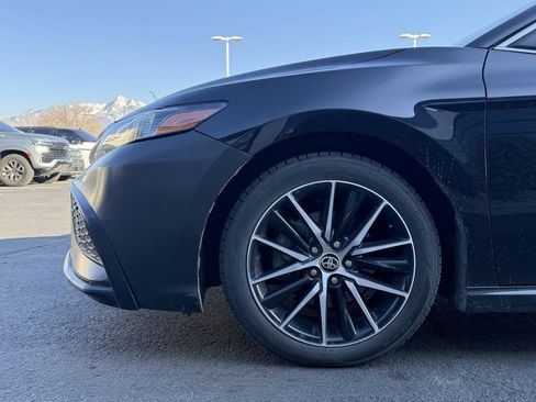 Used 2021 Toyota Camry SE image 32