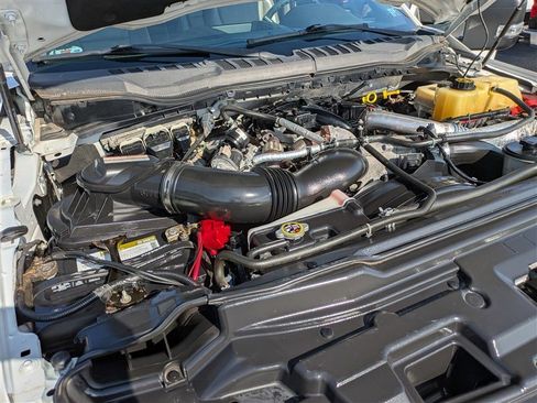 Used 2017 Ford F550 4x4 Crew Cab Super Duty image 18