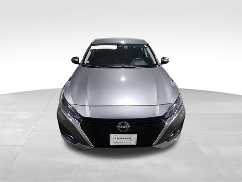 Used 2024 Nissan Altima 2.5 SV FWD image 3
