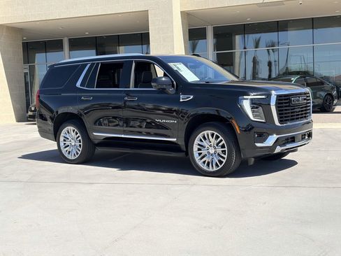 Used 2025 GMC Yukon Elevation w/ Elevation Premium Package AWD/4WD image 3