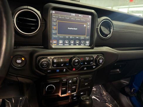 Used 2023 Jeep Wrangler Unlimited Sahara w/ Cold Weather Group image 10