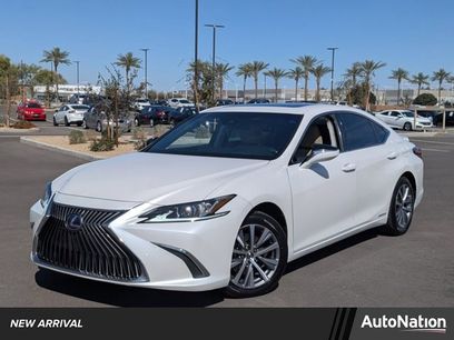Used 2021 Lexus ES 300h w/ Accessory Package 2