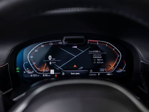 Used 2022 BMW 750i xDrive w/ M Sport Package image 25