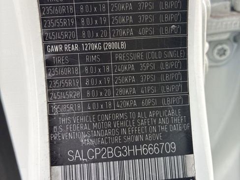 Used 2017 Land Rover Discovery Sport SE image 16