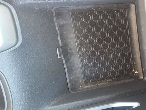 Used 2025 Nissan Frontier SV w/ SV Convenience Package image 20