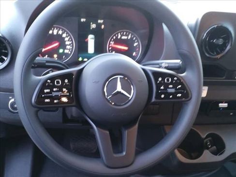 Used 2024 Mercedes-Benz Sprinter 2500 image 14