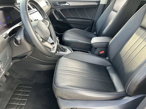 Used 2022 Volkswagen Tiguan SE FWD image 16