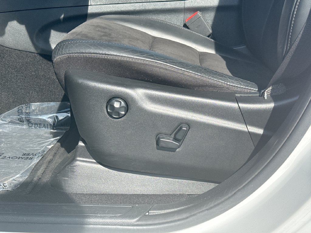 Used 2020 Jeep Grand Cherokee Altitude AWD/4WD image 19