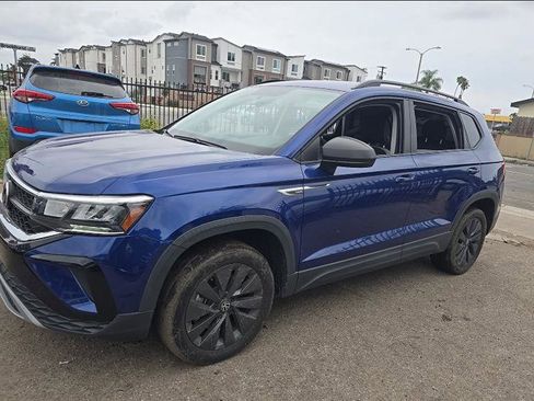 Used 2022 Volkswagen Taos S image 1