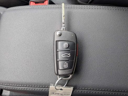 Used 2025 Audi Q3 2.0T Premium AWD/4WD image 32
