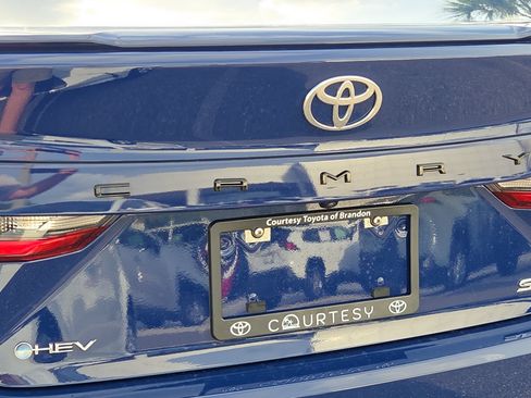 Used 2026 Toyota Camry SE FWD image 9
