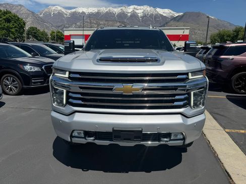 Used 2022 Chevrolet Silverado 3500 High Country w/ Technology Package AWD/4WD image 9