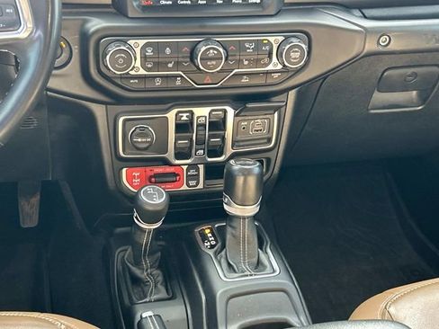 Used 2023 Jeep Wrangler Rubicon w/ Cold Weather Group image 17