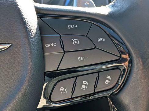 Certified 2023 Chrysler 300 C RWD image 26