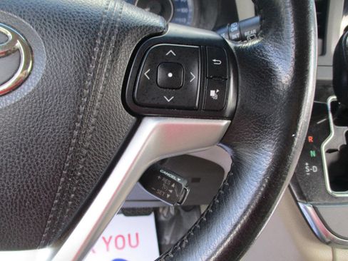 Used 2015 Toyota Sienna XLE Premium image 13