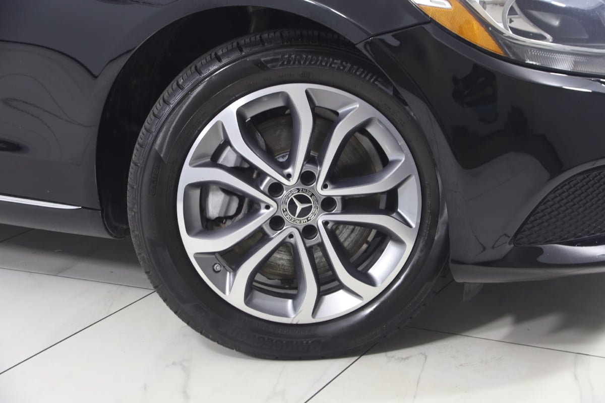 Used 2017 Mercedes-Benz C 300 4MATIC Sedan image 15