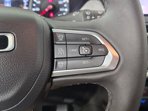 Used 2023 Jeep Compass Latitude AWD/4WD image 31