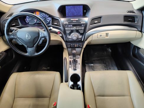 Used 2013 Acura ILX w/ Technology Package FWD image 2