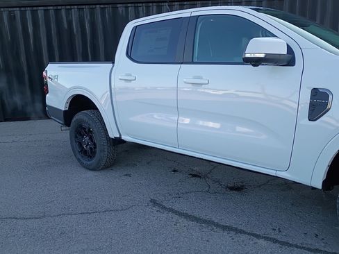 New 2025 Ford Ranger Lariat w/ Black Appearance Package AWD/4WD image 6
