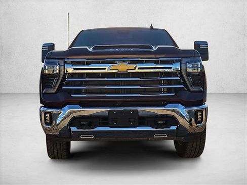 Used 2024 Chevrolet Silverado 2500 LTZ image 2