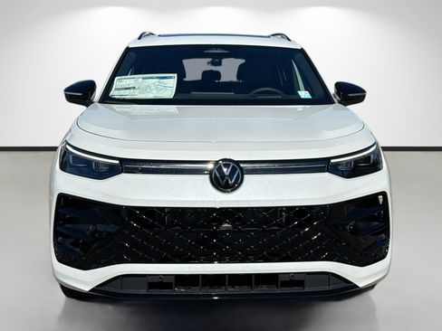 New 2026 Volkswagen Tiguan SE R-Line FWD image 8