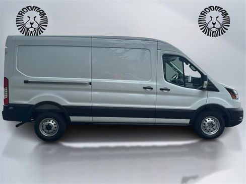 New 2025 Ford Transit 250 148 Medium Roof Extended AWD image 4