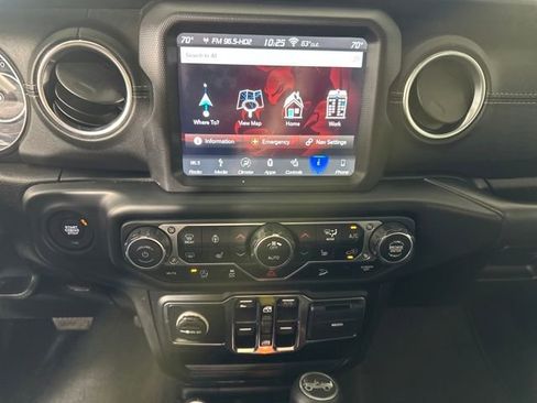 Used 2019 Jeep Wrangler Unlimited Sahara w/ Uconnect 4C Nav & Sound Group image 24