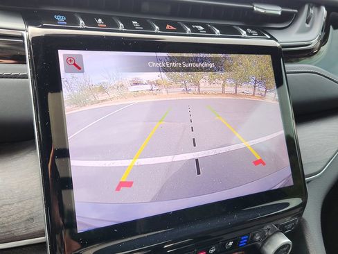 Used 2022 Jeep Grand Cherokee Overland image 24