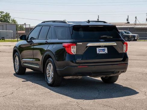 Certified 2024 Ford Explorer XLT RWD image 6