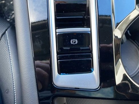 New 2026 Volkswagen Atlas SE image 38