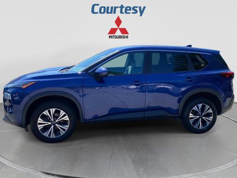 Used 2023 Nissan Rogue SV AWD/4WD image 2