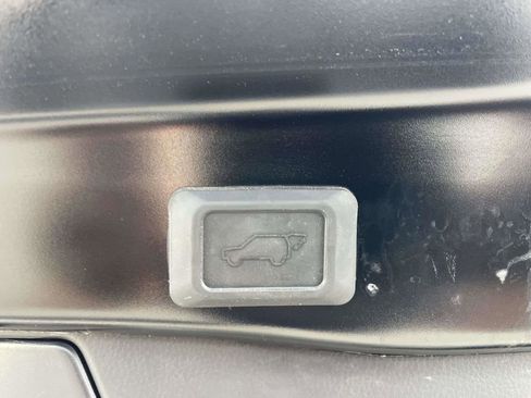 Used 2025 Toyota RAV4 XLE w/ Convenience Package FWD image 50