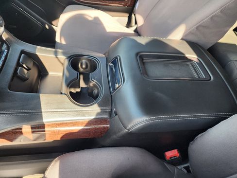 Used 2016 GMC Yukon SLE w/ Convenience Package image 34