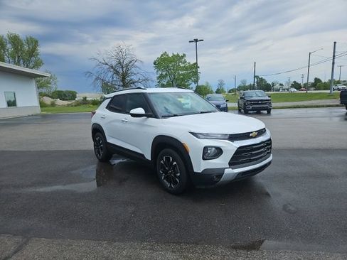 Used 2022 Chevrolet TrailBlazer LT w/ Driver Confidence Package FWD image 4
