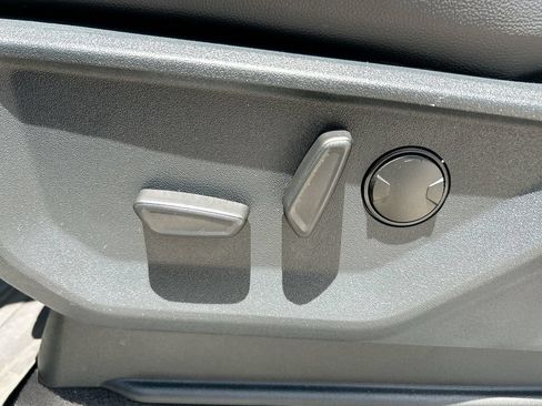 Used 2025 Ford F150 Lariat AWD/4WD image 12