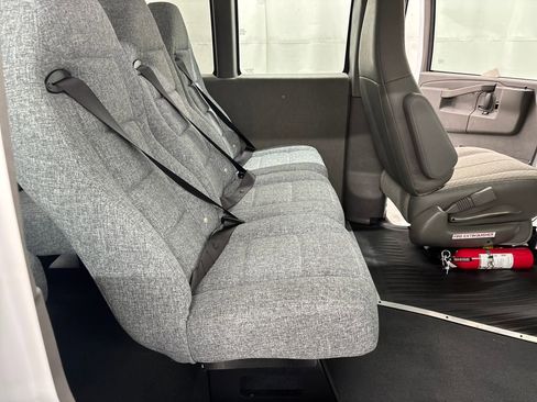 New 2024 Chevrolet Express 3500 Extended image 25