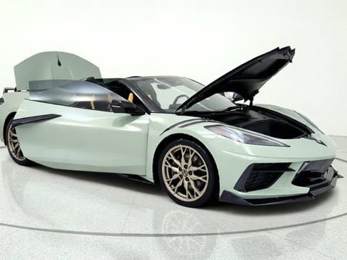 Used 2024 Chevrolet Corvette Stingray Preferred Conv w/ Z51 Performance Package RWD image 11